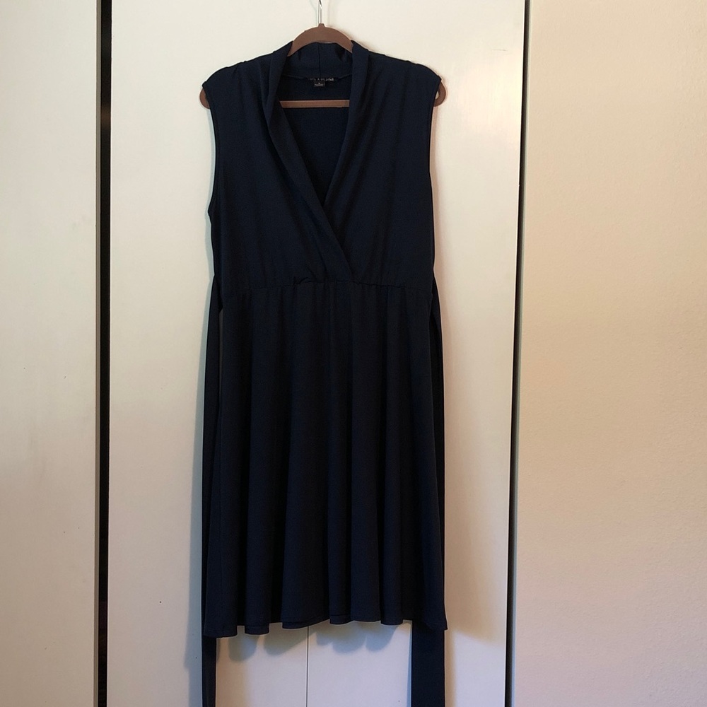 Love X Design Navy Midi Dress